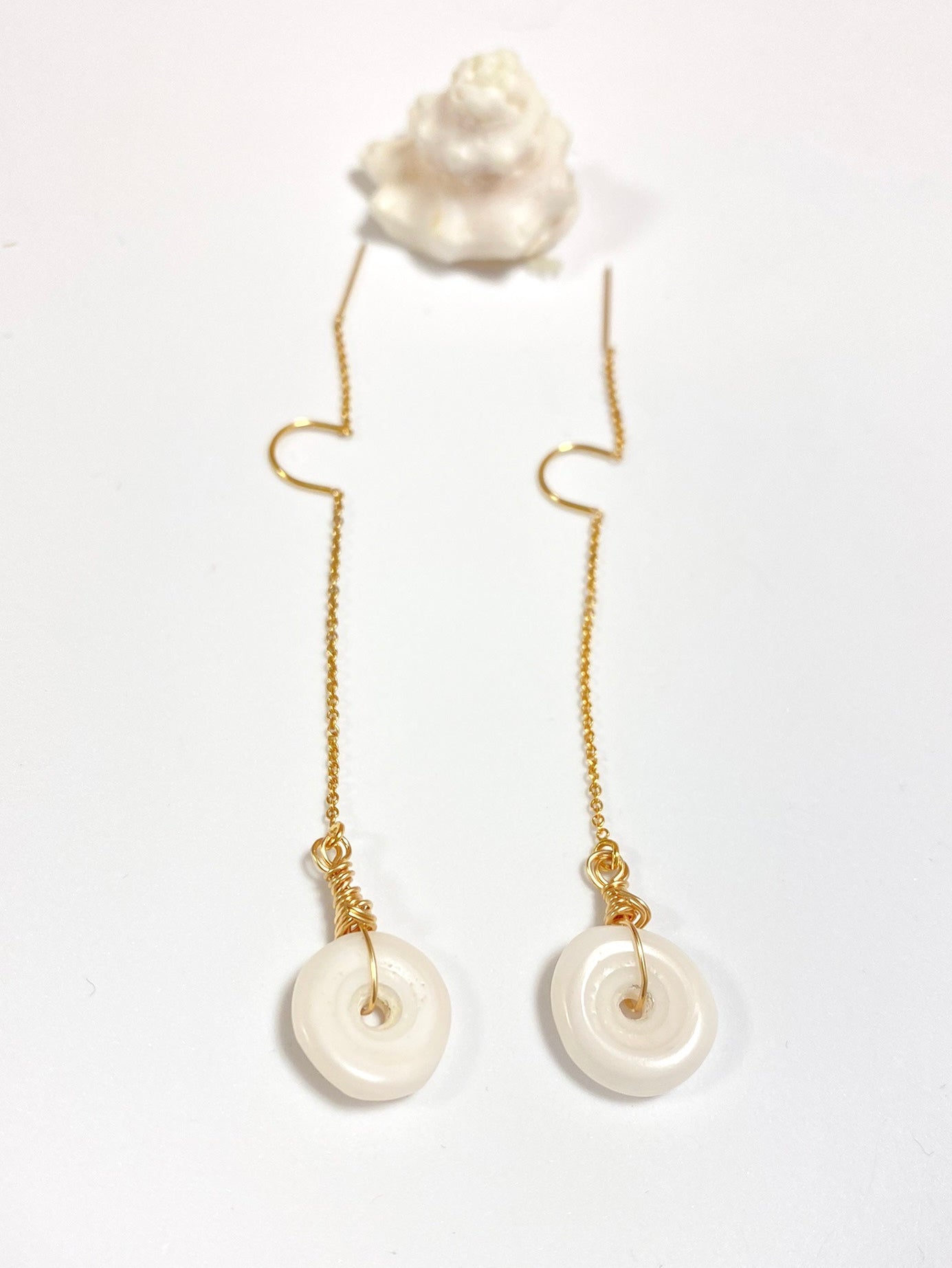 プカシェルピアス